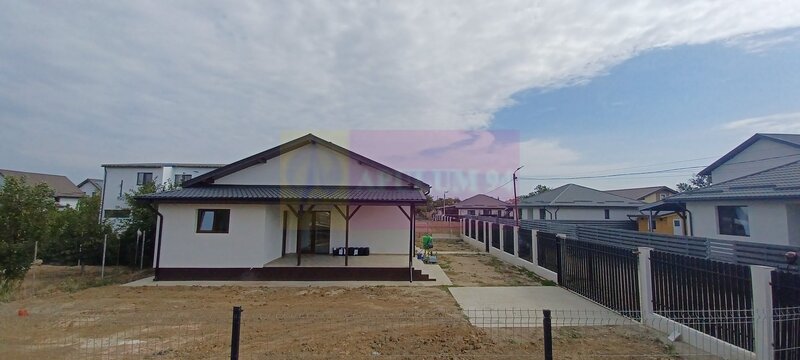 Sabareni, casa noua tip parter, cu pod mansardabil
