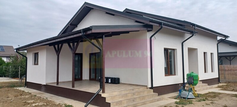 Sabareni, casa noua tip parter, cu pod mansardabil